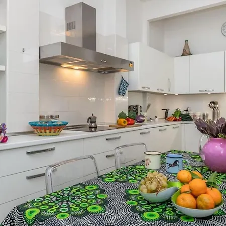 Authentic For Families! Apartment