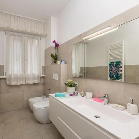 Authentic For Families! Apartment